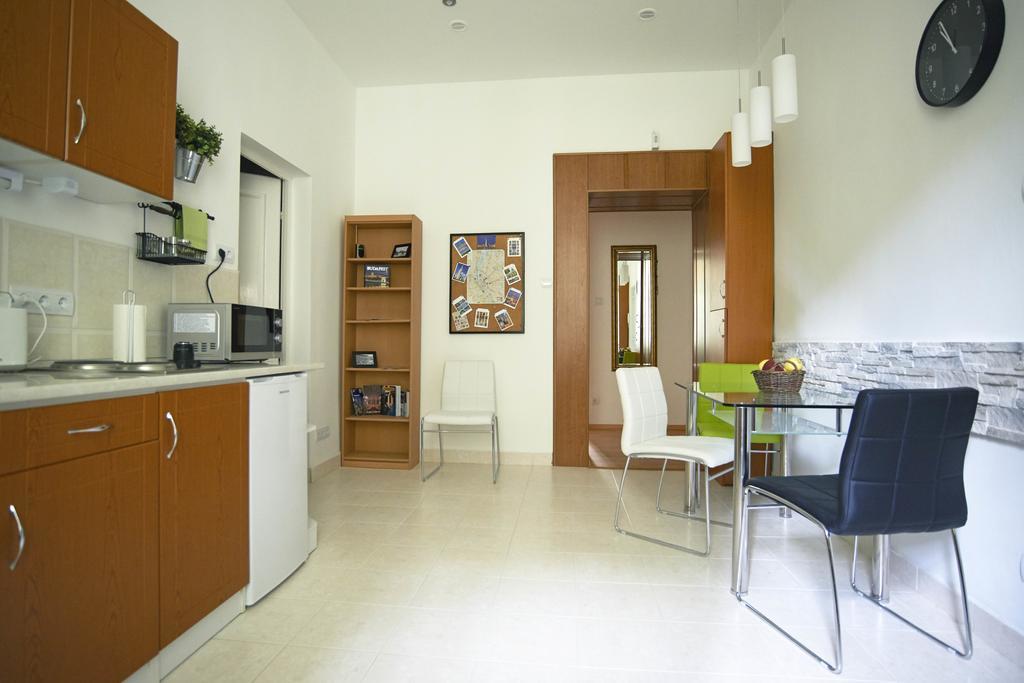 Louisa Apartment Βουδαπέστη Δωμάτιο φωτογραφία
